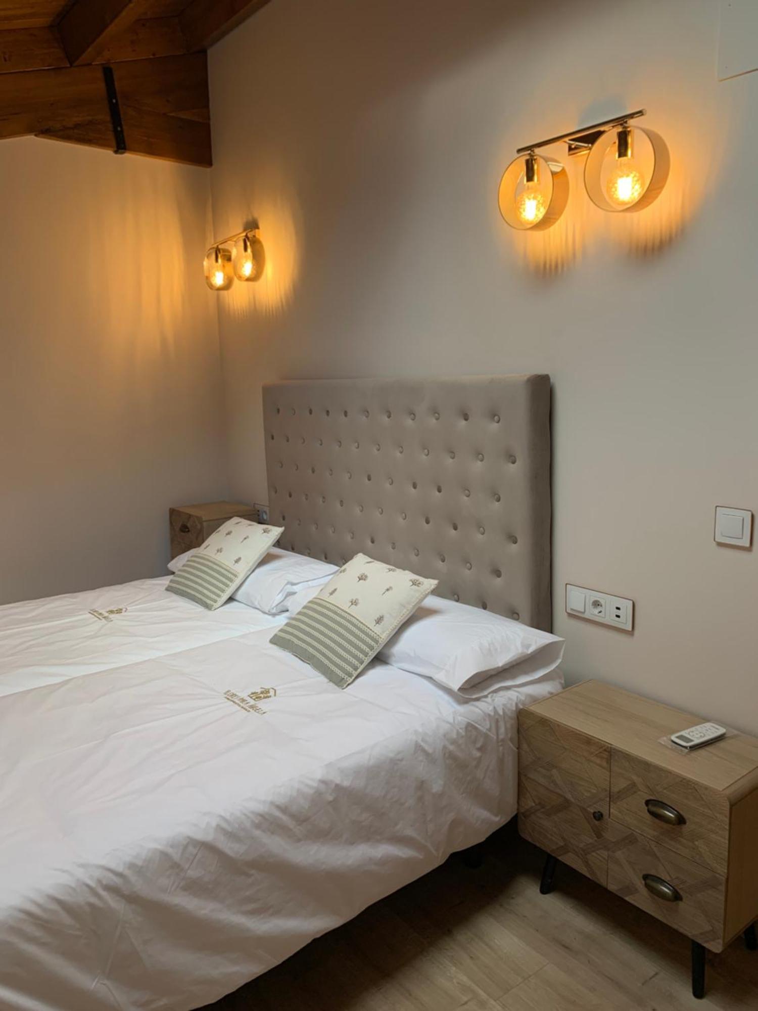 Apartamentos En El Valle Del Jerte Flores Para Angela Cabezuela Del Valle Esterno foto