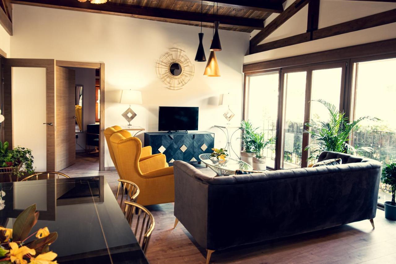 Apartamentos En El Valle Del Jerte Flores Para Angela Cabezuela Del Valle Esterno foto
