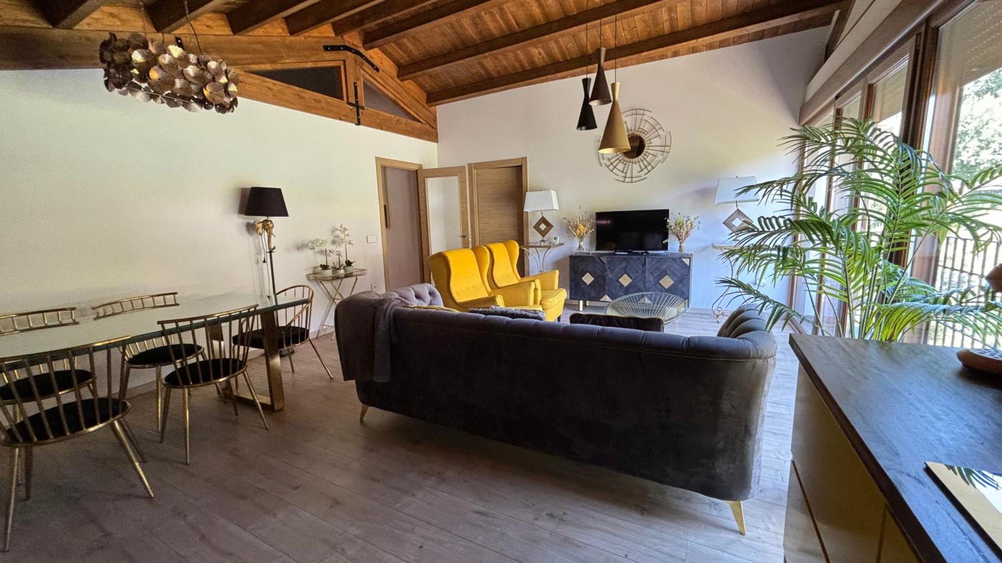 Apartamentos En El Valle Del Jerte Flores Para Angela Cabezuela Del Valle Esterno foto